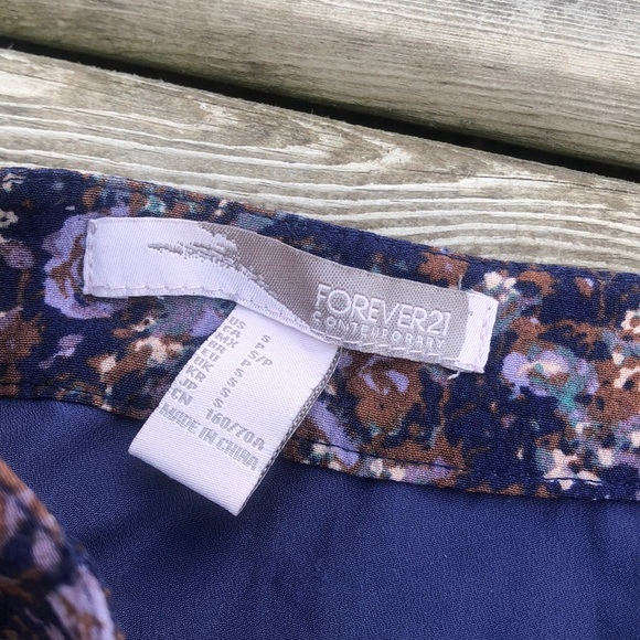 Forever 21 Contemporary Button Down Skirt - Picture 3 of 6